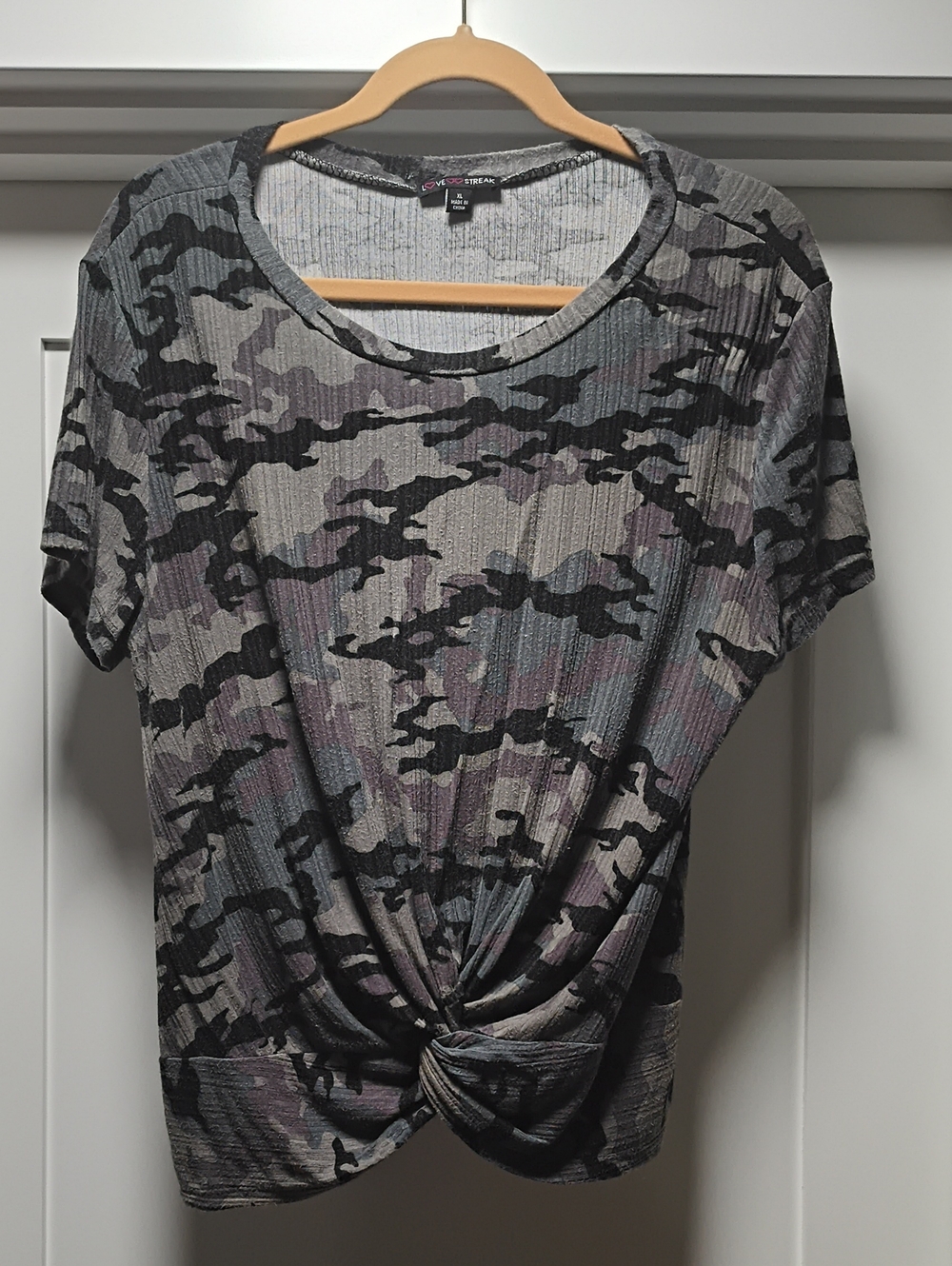 EVRI Twist-Front Short Sleeve Tee in Gray Camo
